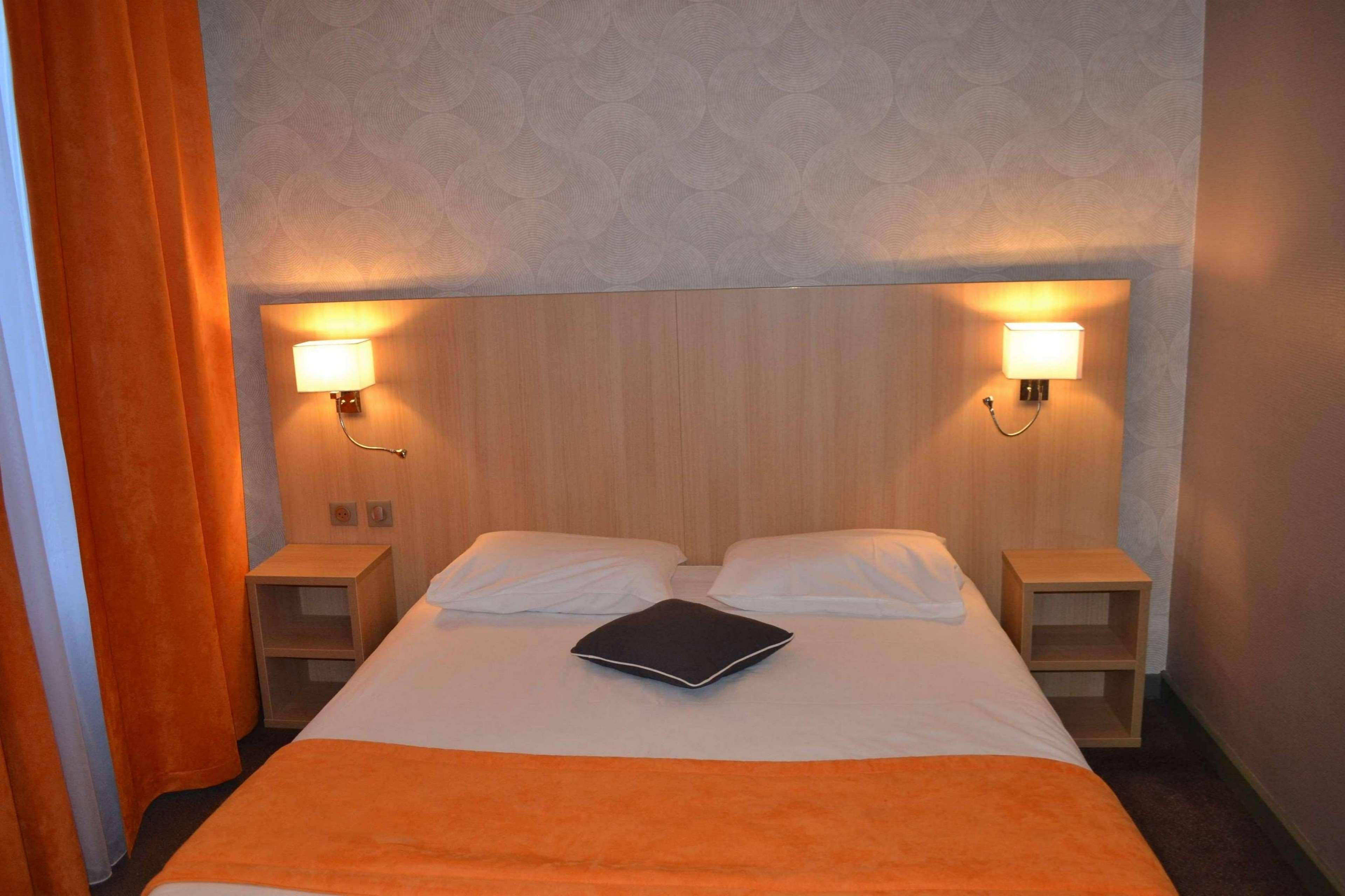 Hotel Europe And Spa Reims Exteriör bild